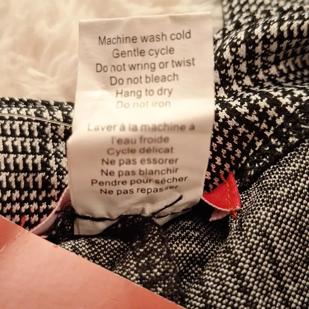 Guess Marcella Stripe Jet Blk Plaid Multi  W/ Maroon & White Stripes on Side SP - Picture 8 of 8